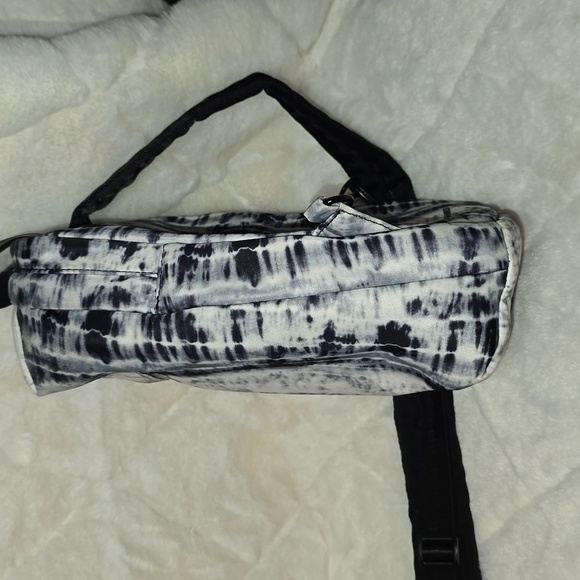 Like Dreams Tie-Dye Slingpack - Picture 9 of 16